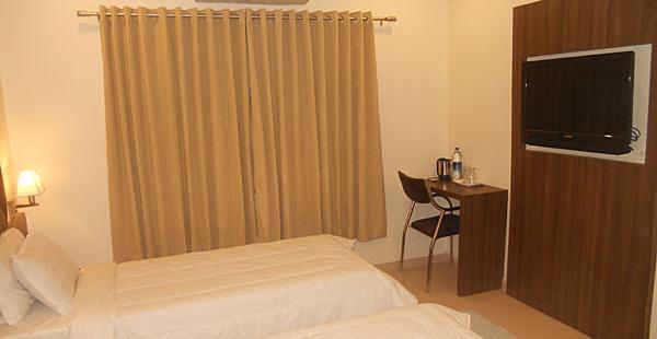 Hotel The Evergrand Palace Rajkot Exterior photo
