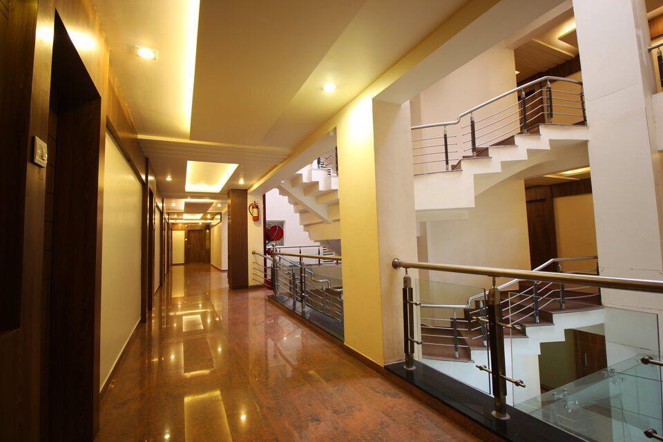 Hotel The Evergrand Palace Rajkot Exterior photo
