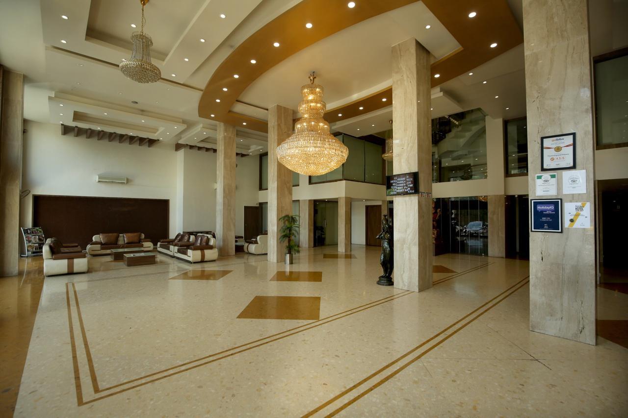 Hotel The Evergrand Palace Rajkot Exterior photo