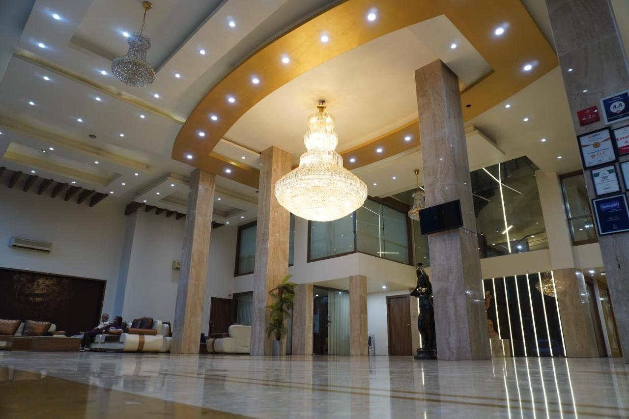 Hotel The Evergrand Palace Rajkot Exterior photo
