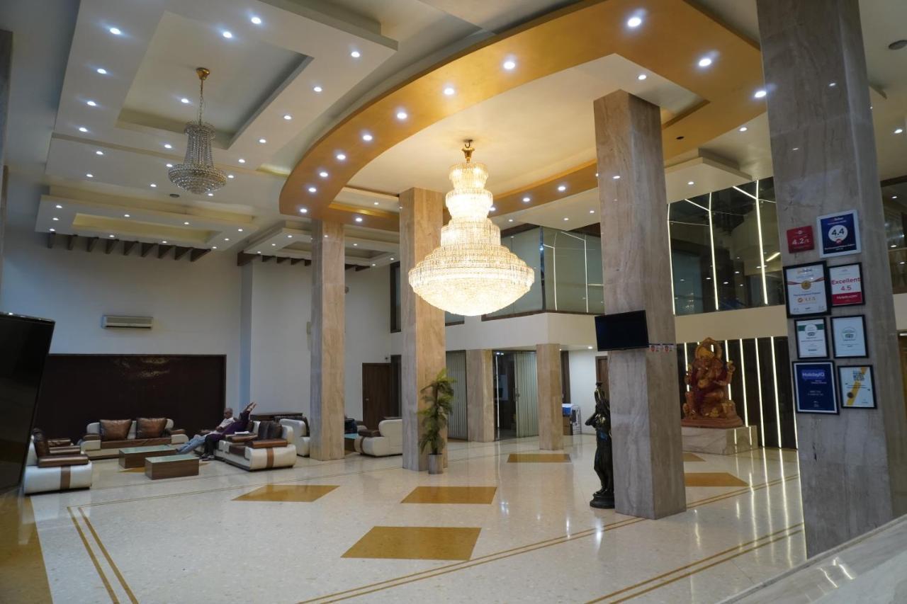 Hotel The Evergrand Palace Rajkot Exterior photo