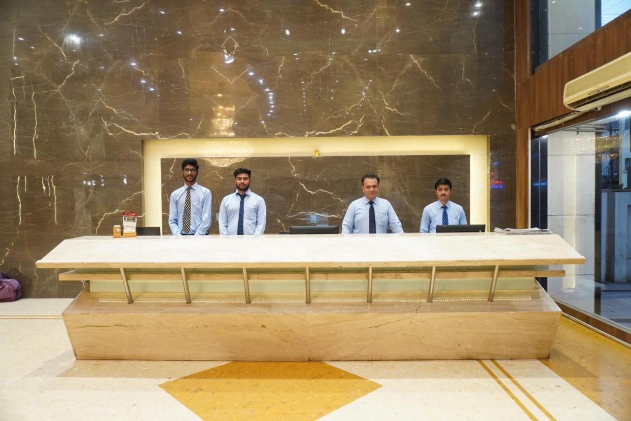 Hotel The Evergrand Palace Rajkot Exterior photo