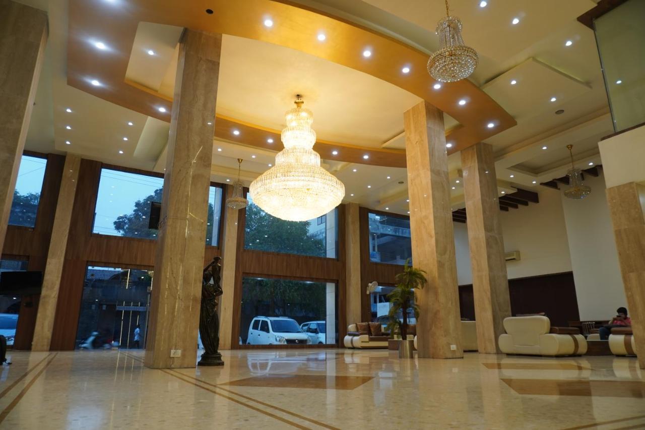 Hotel The Evergrand Palace Rajkot Exterior photo