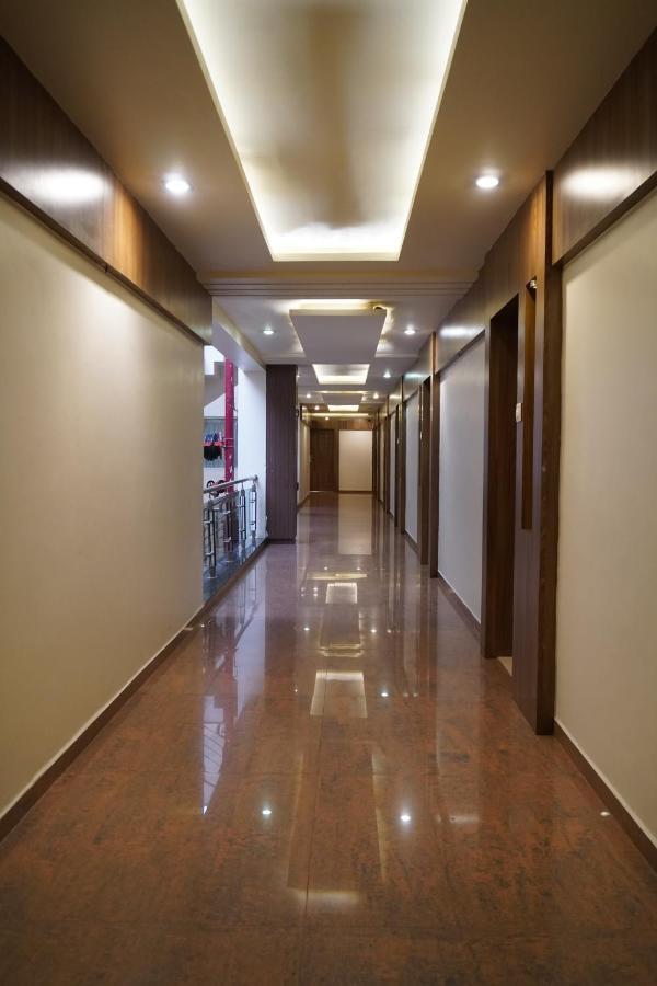 Hotel The Evergrand Palace Rajkot Exterior photo
